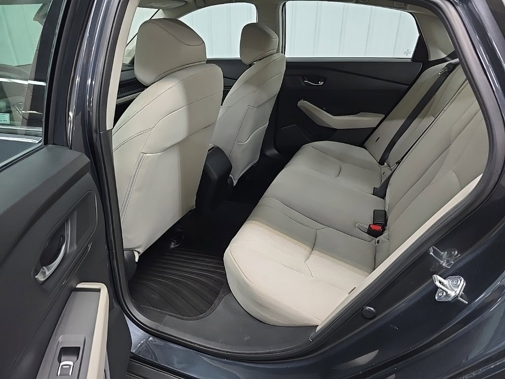 Used 2023 Honda Accord EX image 31