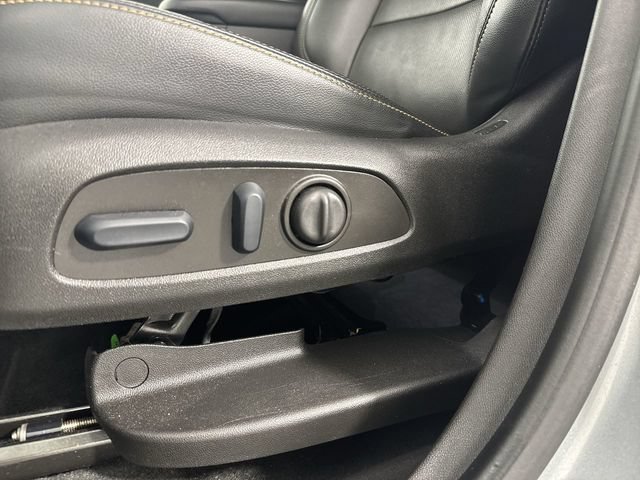 Used 2023 Chevrolet Equinox Premier AWD/4WD image 19