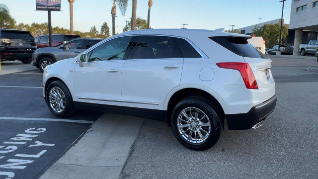 Used 2017 Cadillac XT5 Luxury w/ Driver Awareness Package image 6