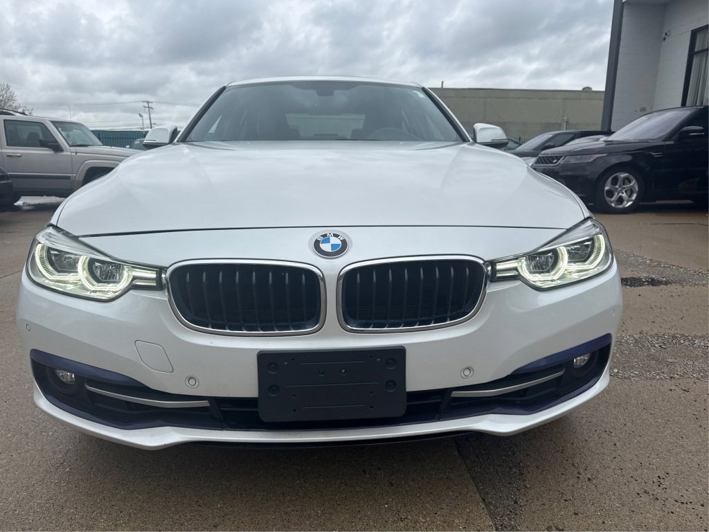 Used 2018 BMW 330i xDrive Sedan AWD/4WD image 13