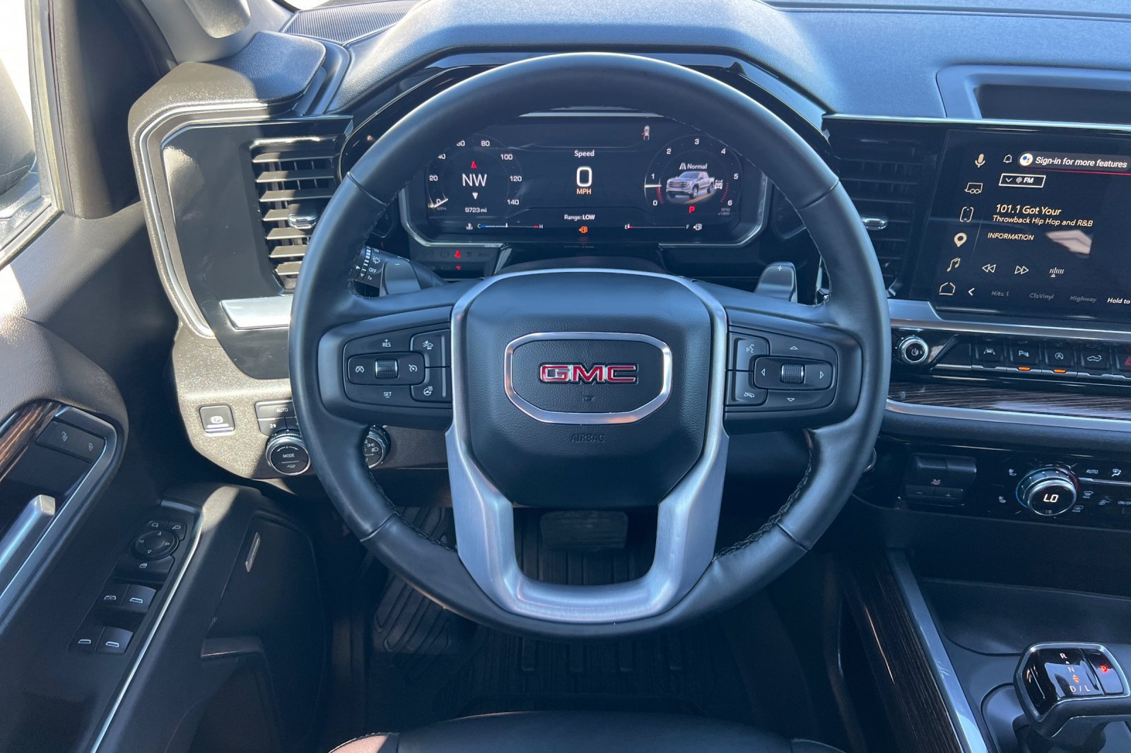 Used 2026 GMC Sierra 1500 Elevation w/ Elevation Premium Package AWD/4WD image 14
