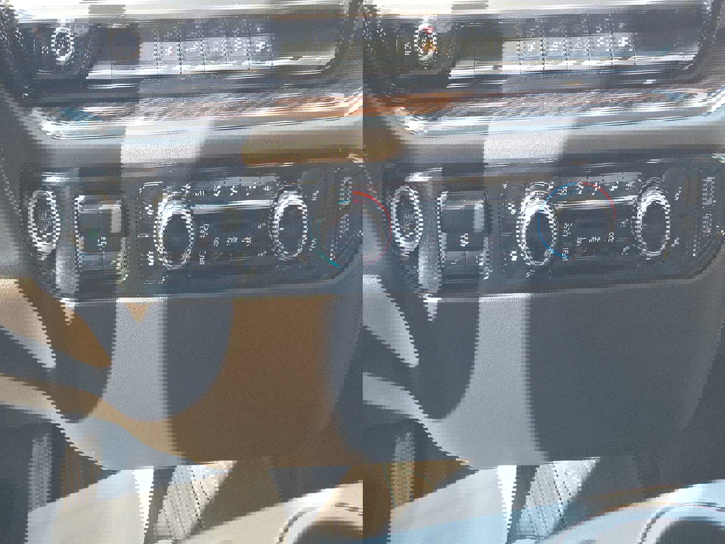 Used 2024 GMC Sierra 2500 SLE w/ SLE Convenience Package image 22