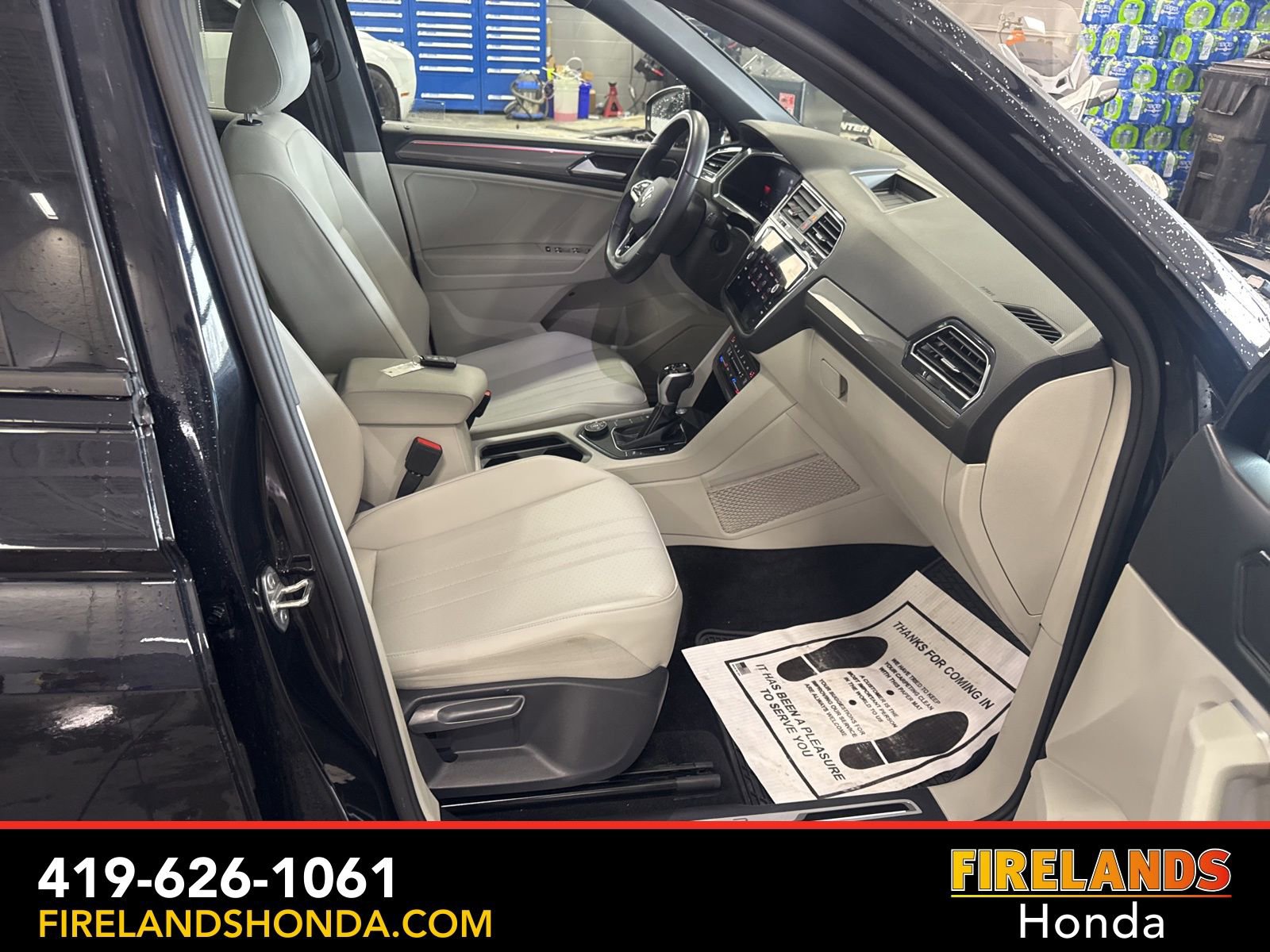 Used 2023 Volkswagen Tiguan SE R-Line image 33