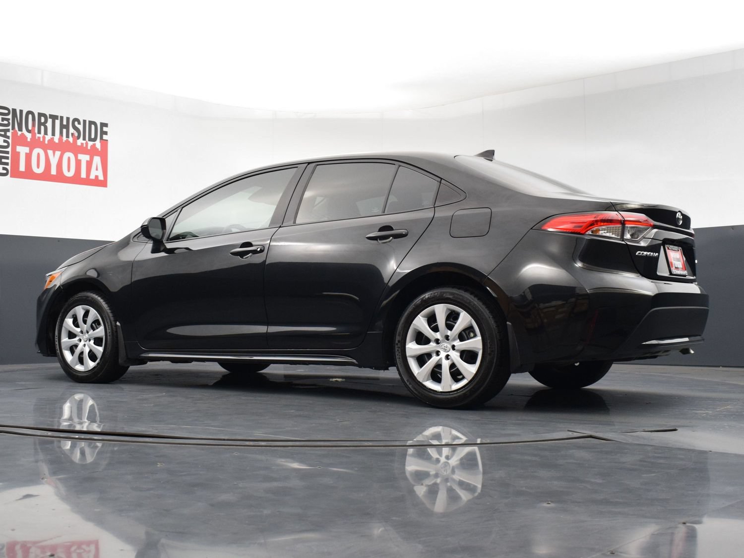 Used 2022 Toyota Corolla LE FWD image 25