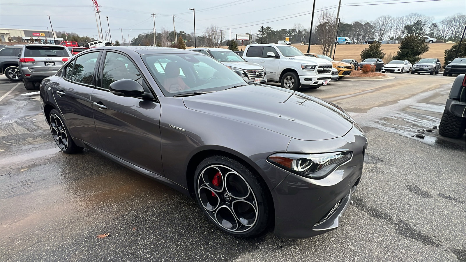 Used 2024 Alfa Romeo Giulia Veloce image 5