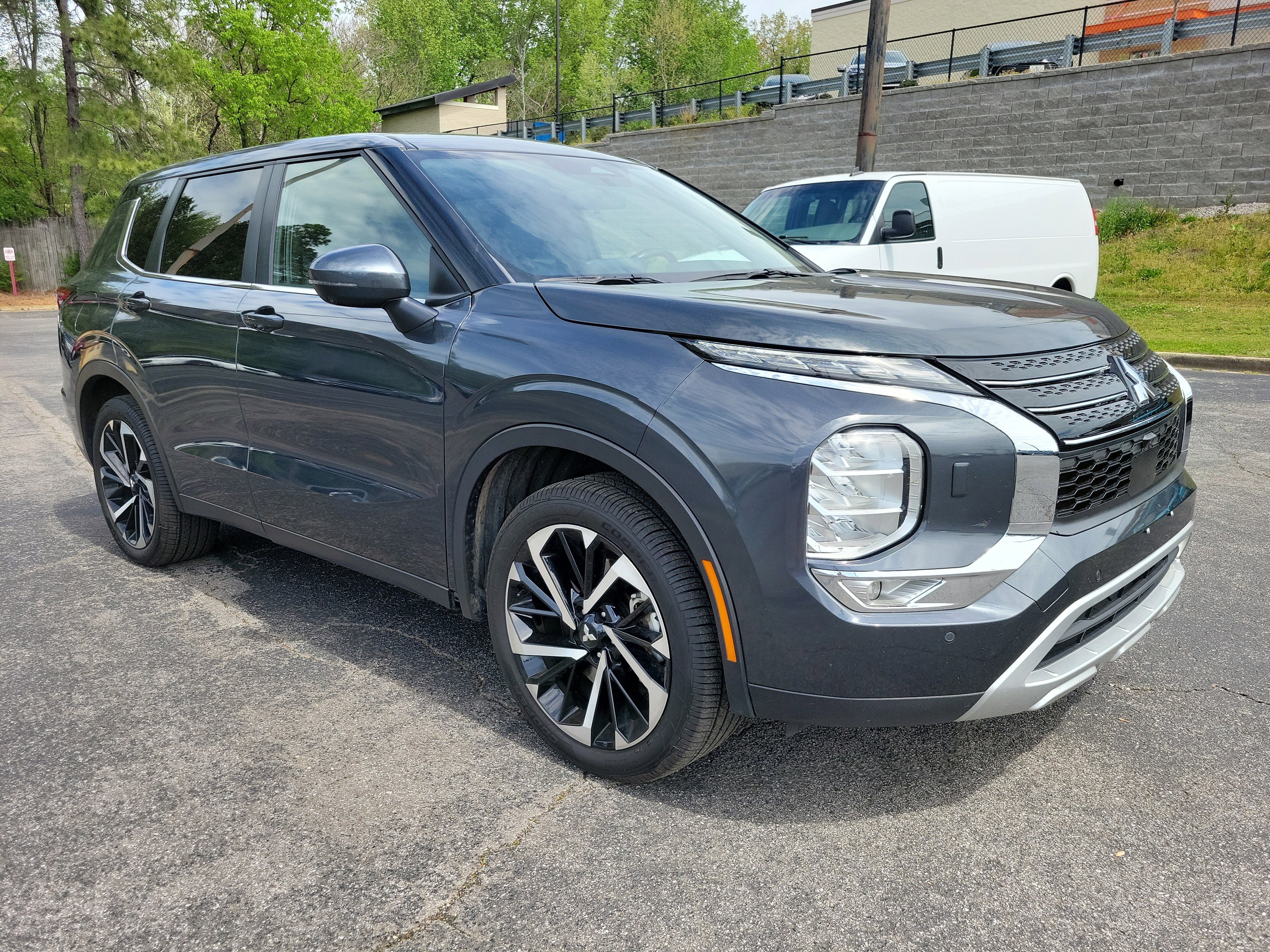 Used 2024 Mitsubishi Outlander SE image 22