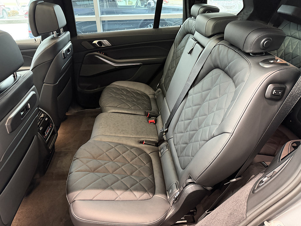 New 2026 BMW X7 xDrive40i w/ M Sport Package AWD/4WD image 13