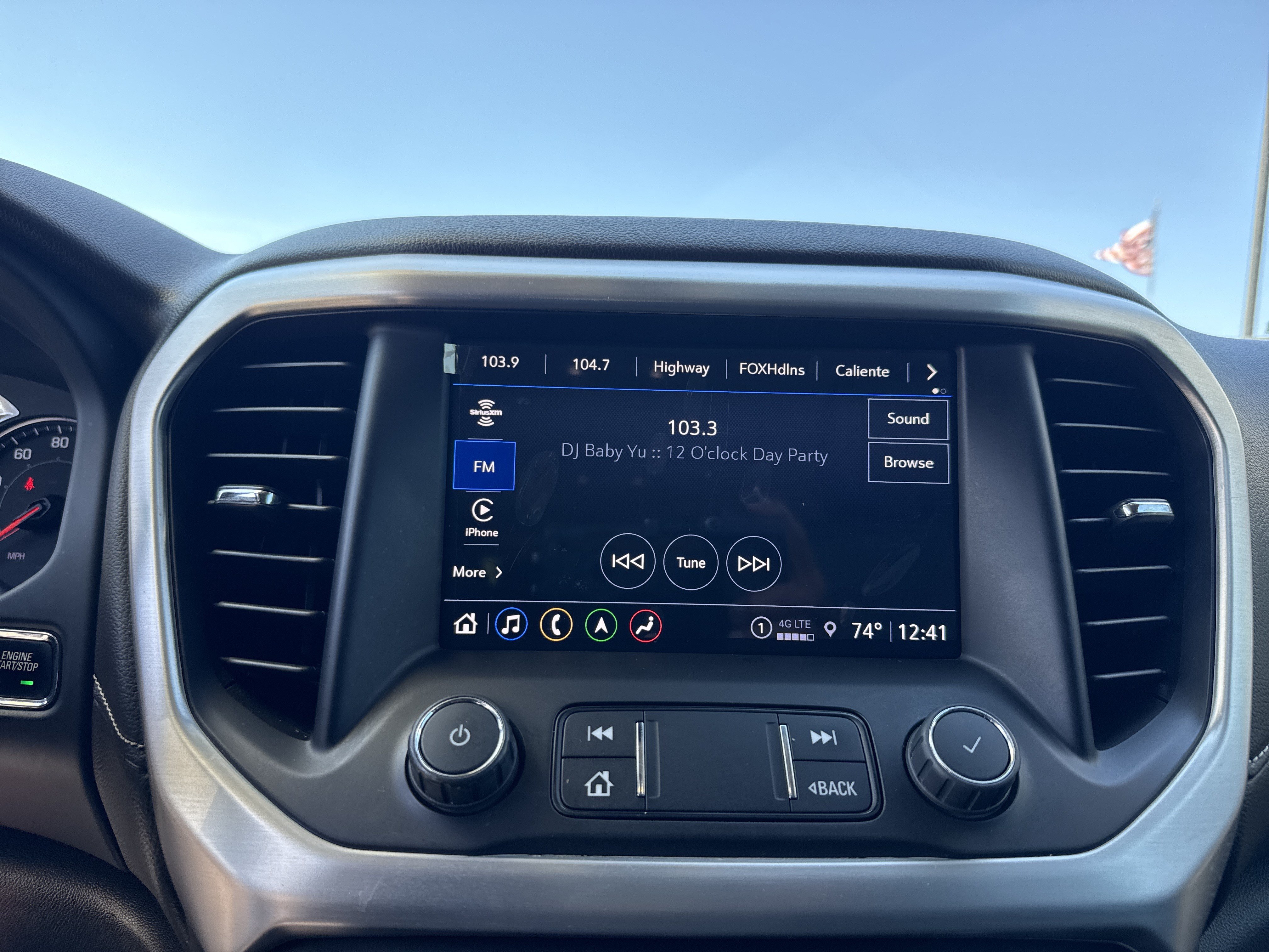 Used 2022 GMC Acadia SLT w/ Elevation Edition FWD image 24