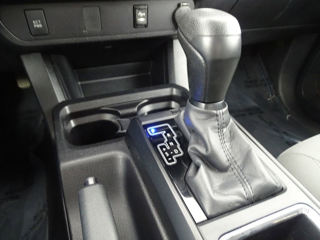 Used 2019 Toyota Tacoma SR w/ SX Package image 31