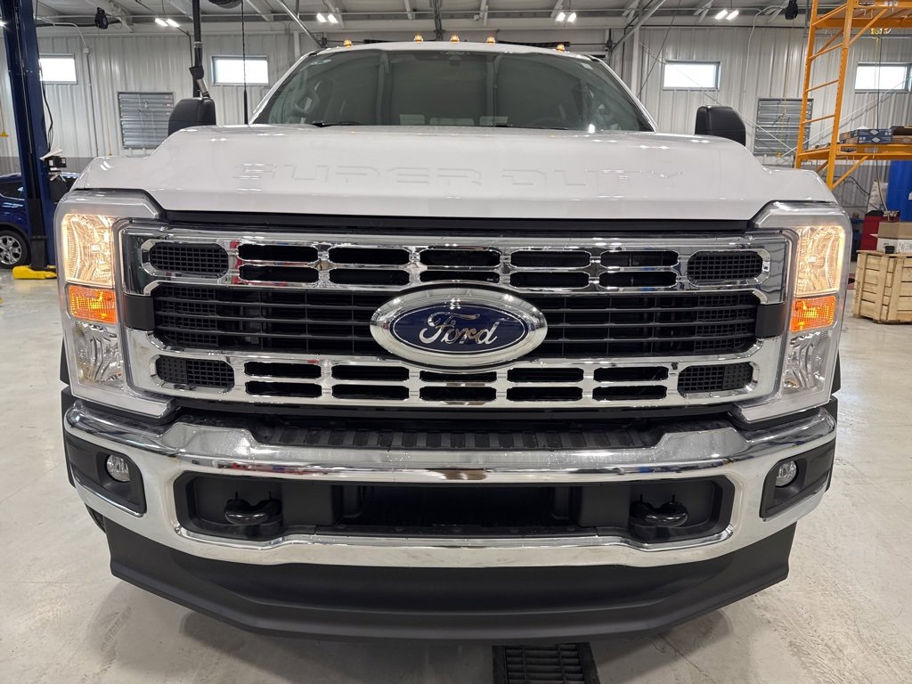 New 2025 Ford F450 XL w/ XL Chrome Package image 11