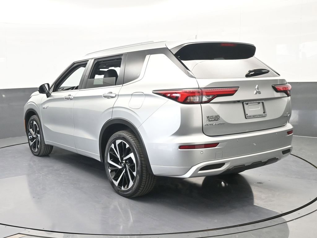 New 2025 Mitsubishi Outlander SEL image 4