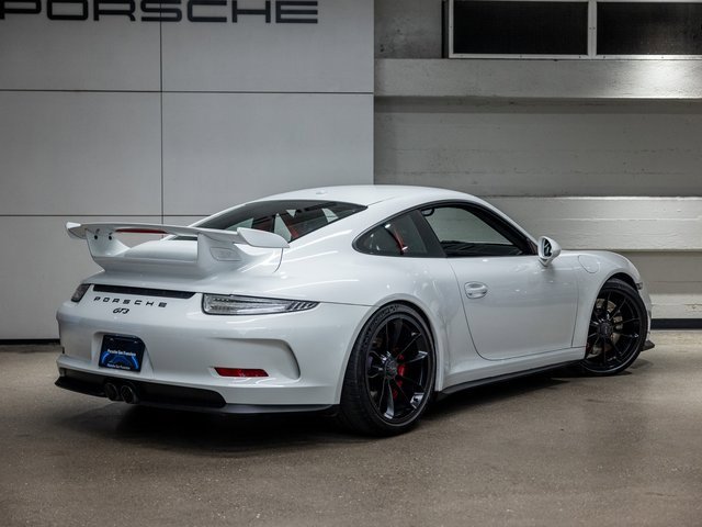 Used 2015 Porsche 911 GT3 w/ Carbon Interior Package image 23
