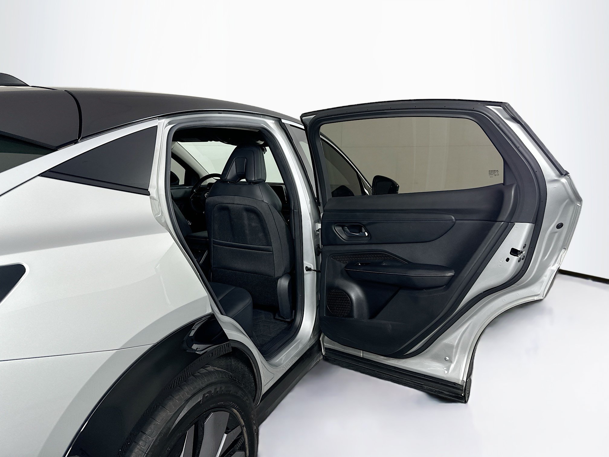 Used 2023 Nissan Ariya FWD image 30