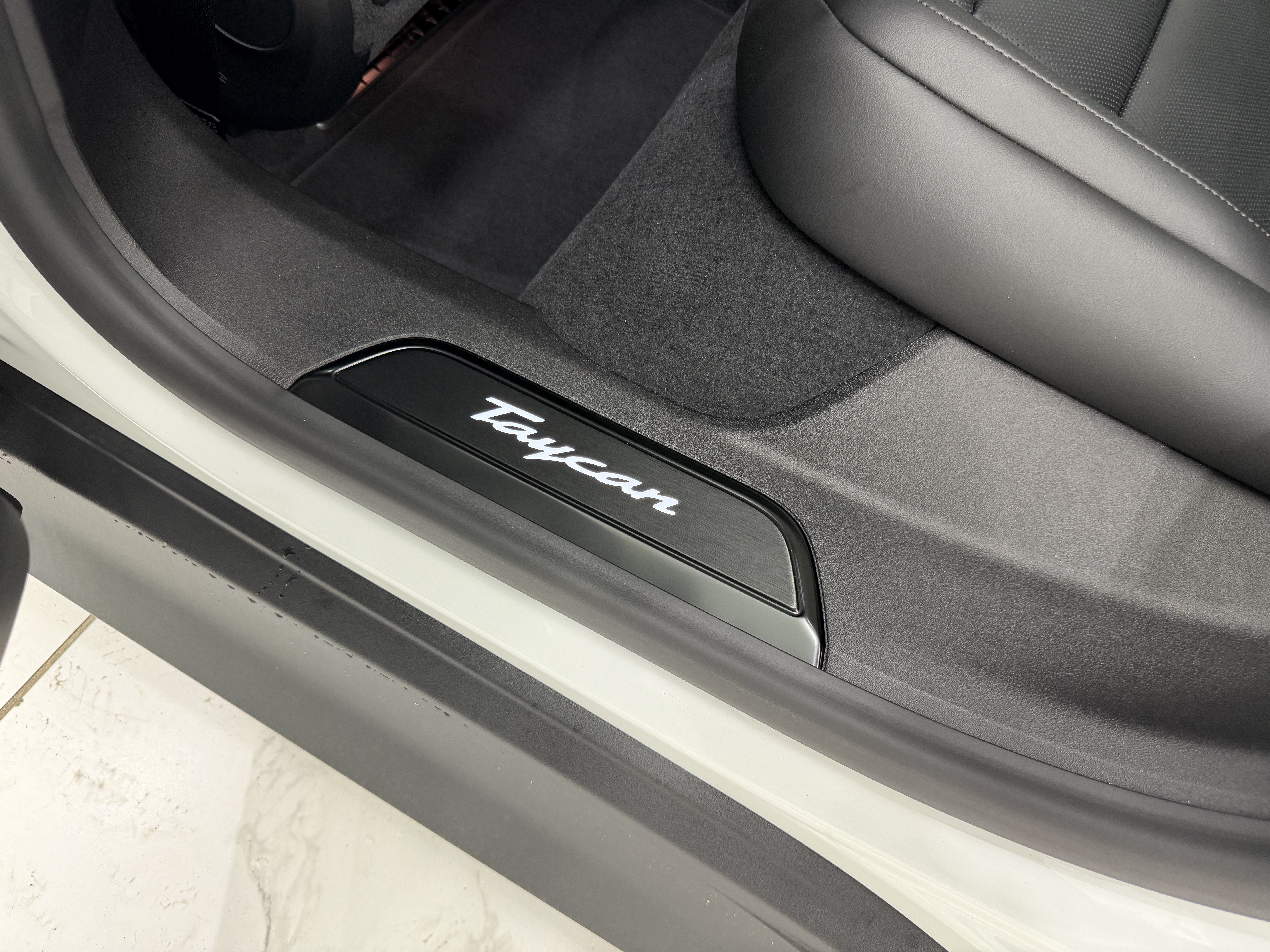 New 2026 Porsche Taycan 4S AWD/4WD image 21