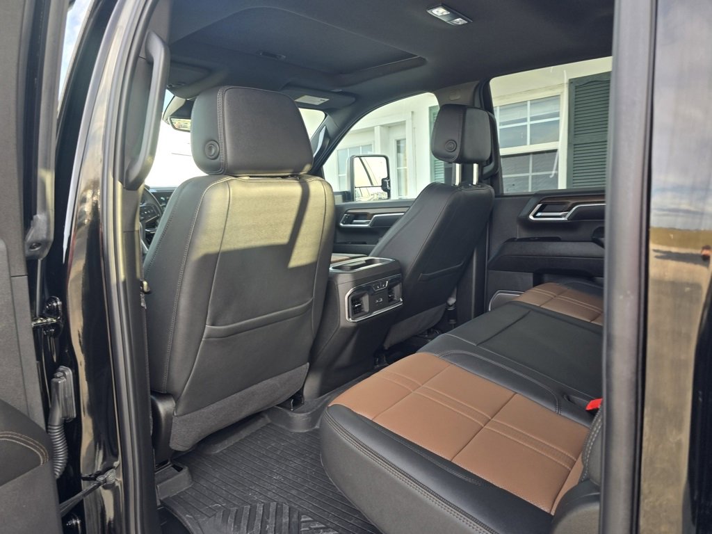Used 2025 Chevrolet Silverado 2500 High Country w/ High Country Premium Package image 19