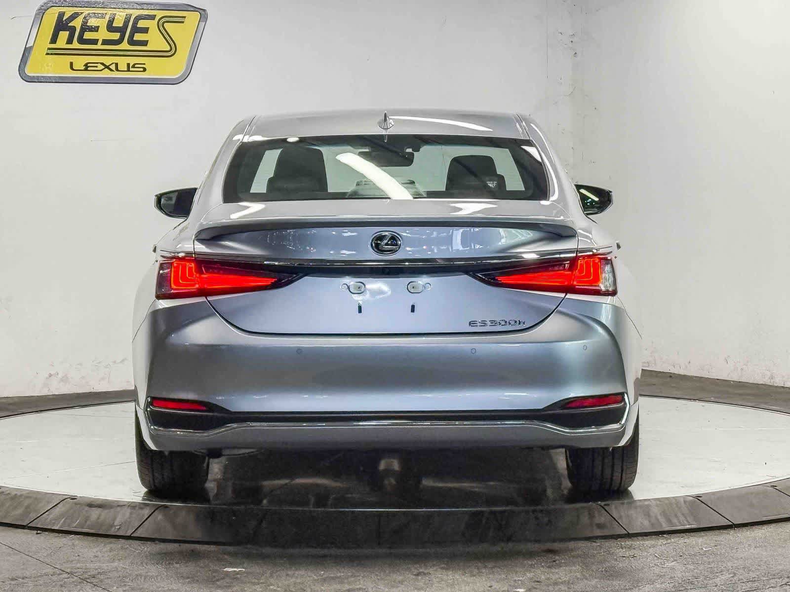 Certified 2025 Lexus ES 300h w/ Premium Package FWD image 3