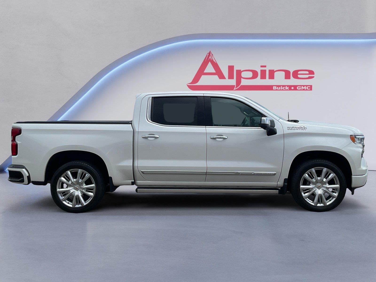 Certified 2024 Chevrolet Silverado 1500 High Country w/ High Country Premium Package AWD/4WD image 6
