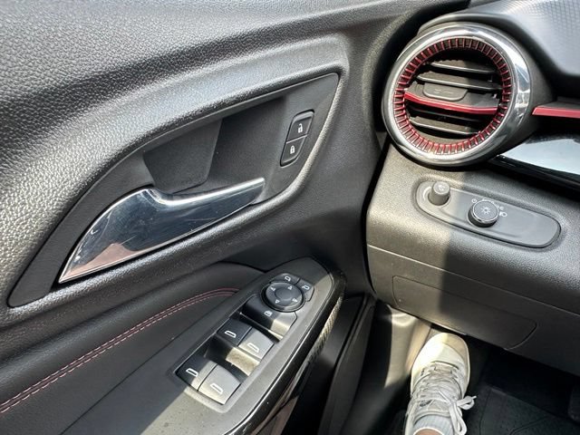 Used 2024 Chevrolet Trax RS FWD image 18