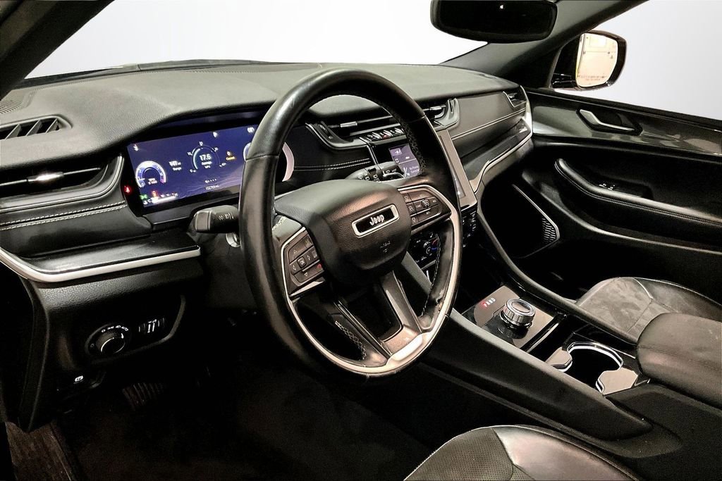 Used 2022 Jeep Grand Cherokee L Laredo image 17