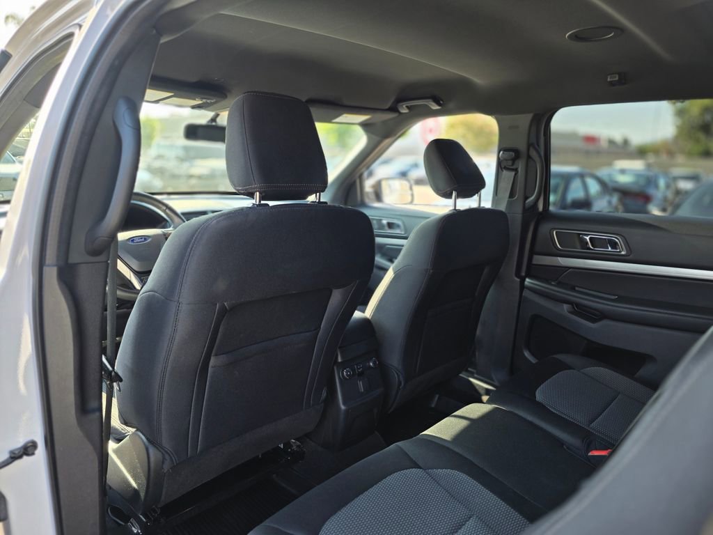 Used 2018 Ford Explorer XLT w/ Equipment Group 201A FWD image 18