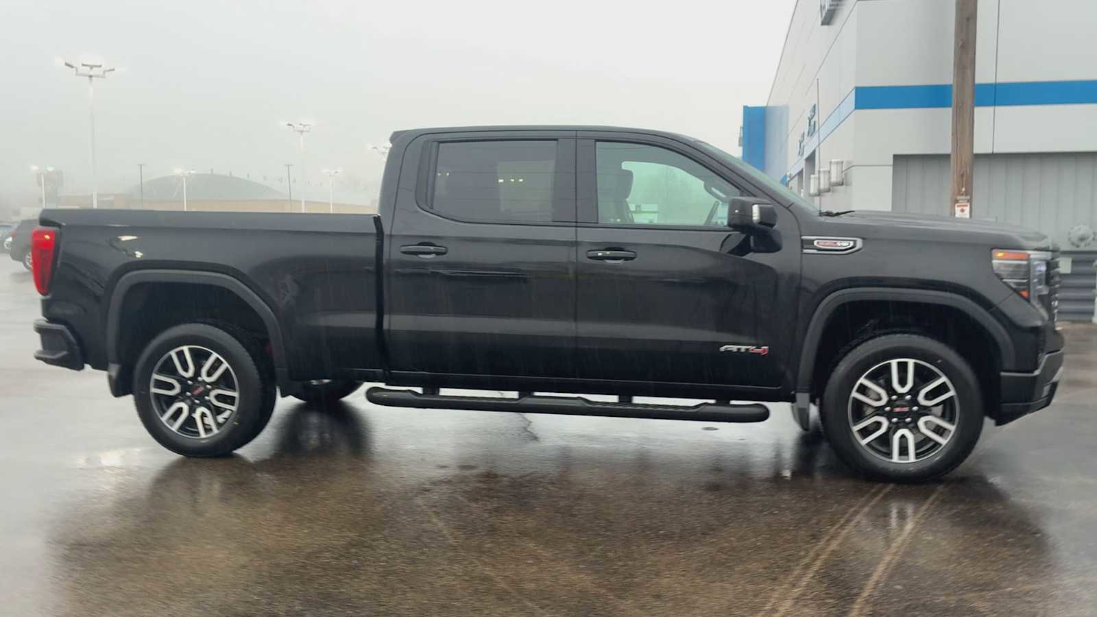 Certified 2023 GMC Sierra 1500 AT4 w/ Technology Package image 9