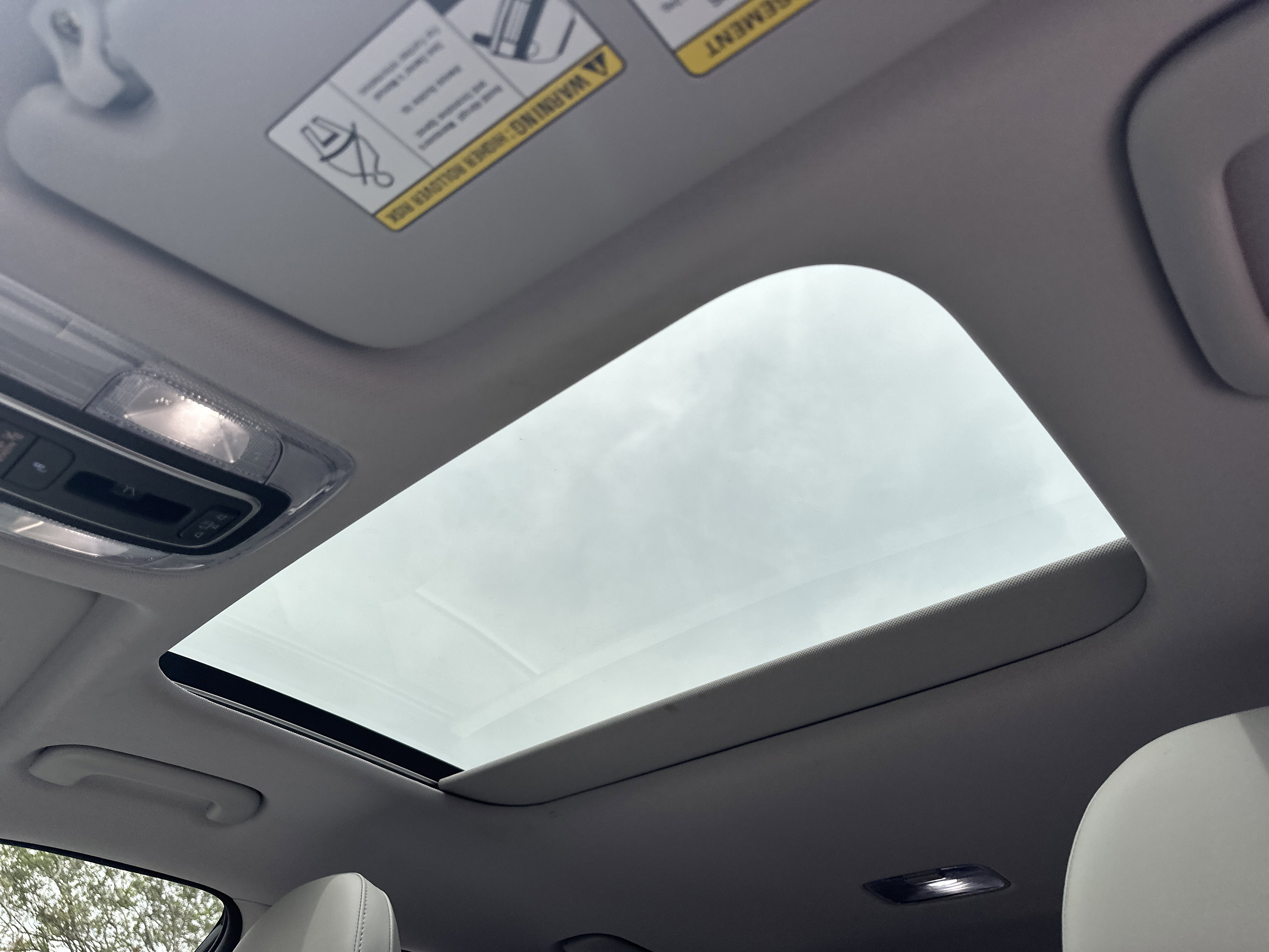 Used 2025 Hyundai Kona Limited image 35