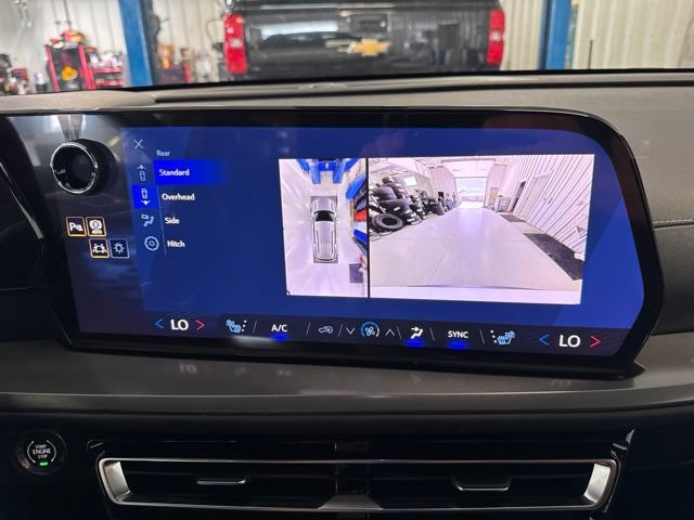 New 2027 Chevrolet Traverse LT w/ Driver Confidence Package AWD/4WD image 32