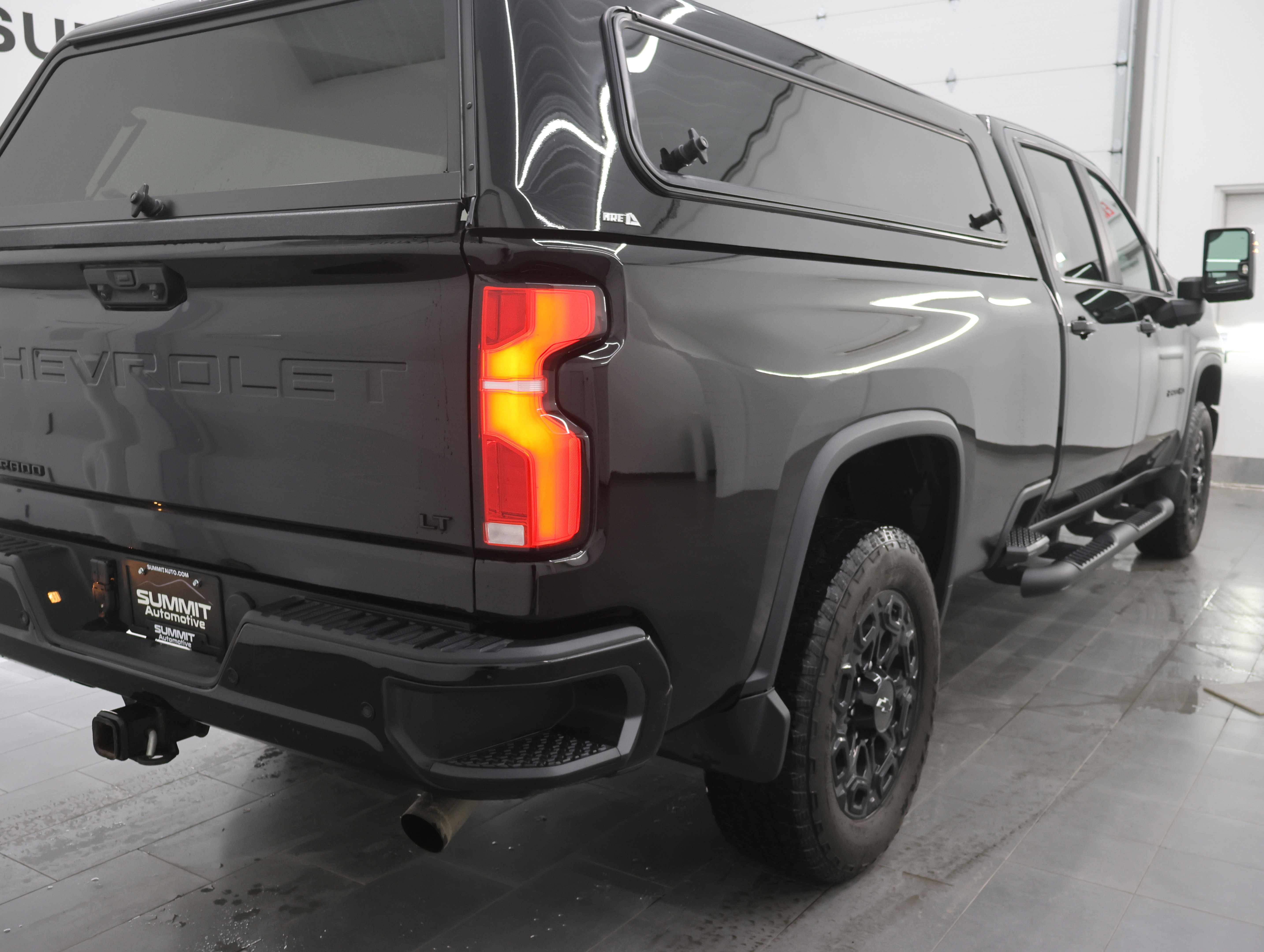 Used 2024 Chevrolet Silverado 2500 LT w/ Midnight Edition image 4