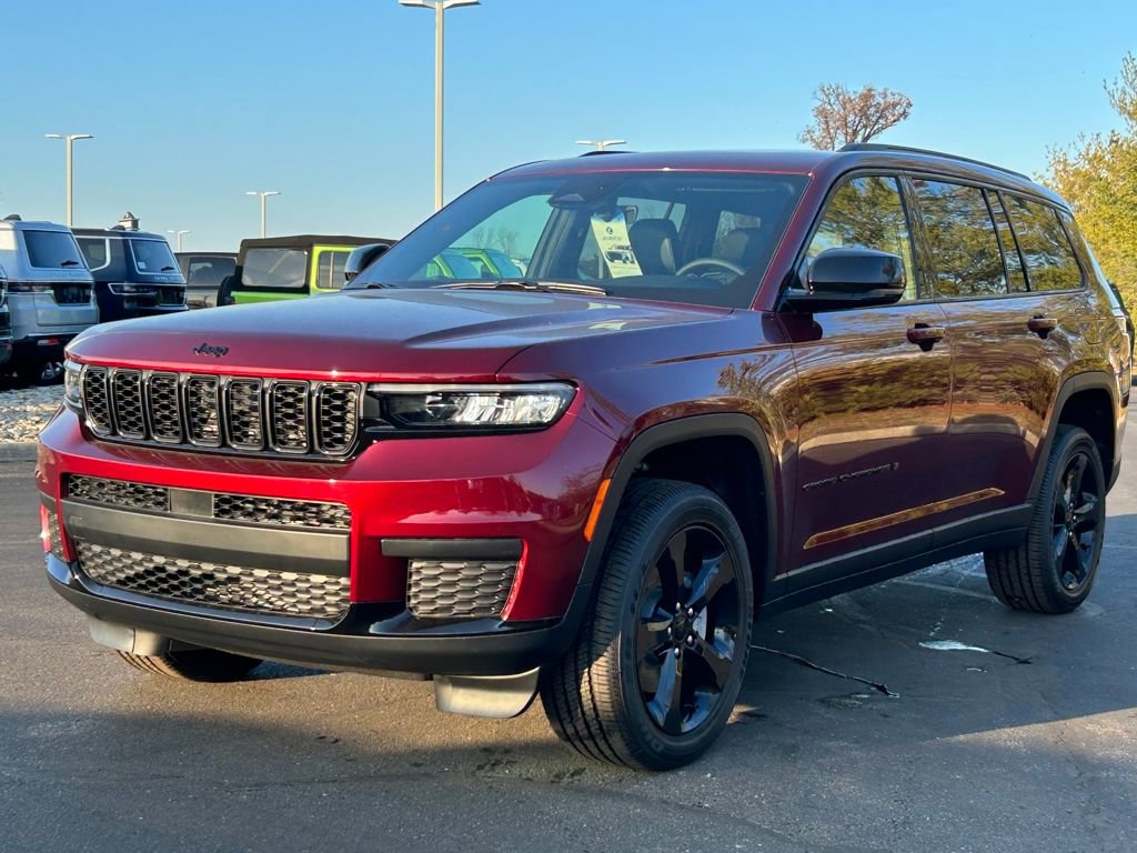 New 2025 Jeep Grand Cherokee L Altitude image 3