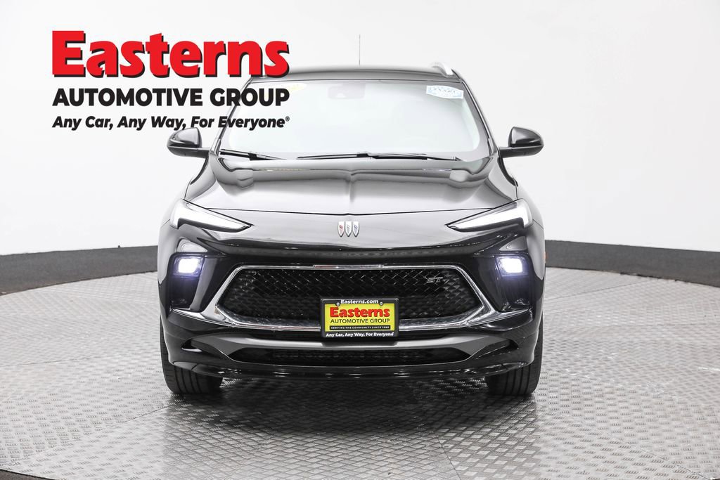 Used 2024 Buick Encore GX Sport Touring AWD/4WD image 2