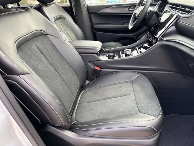 New 2025 Jeep Grand Cherokee L Altitude RWD image 26