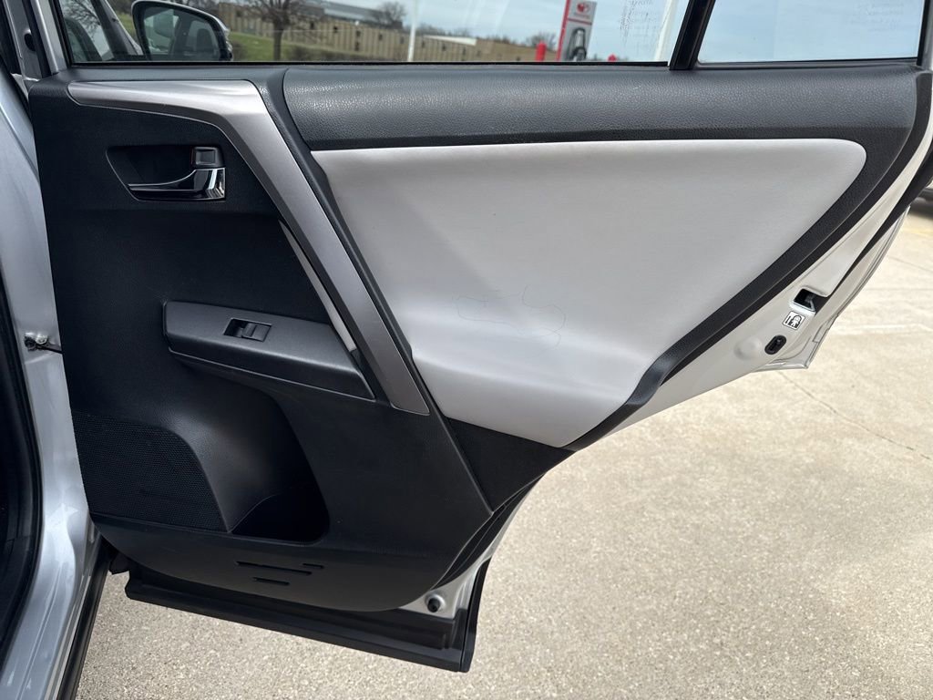 Used 2016 Toyota RAV4 XLE w/ Convenience Package image 21