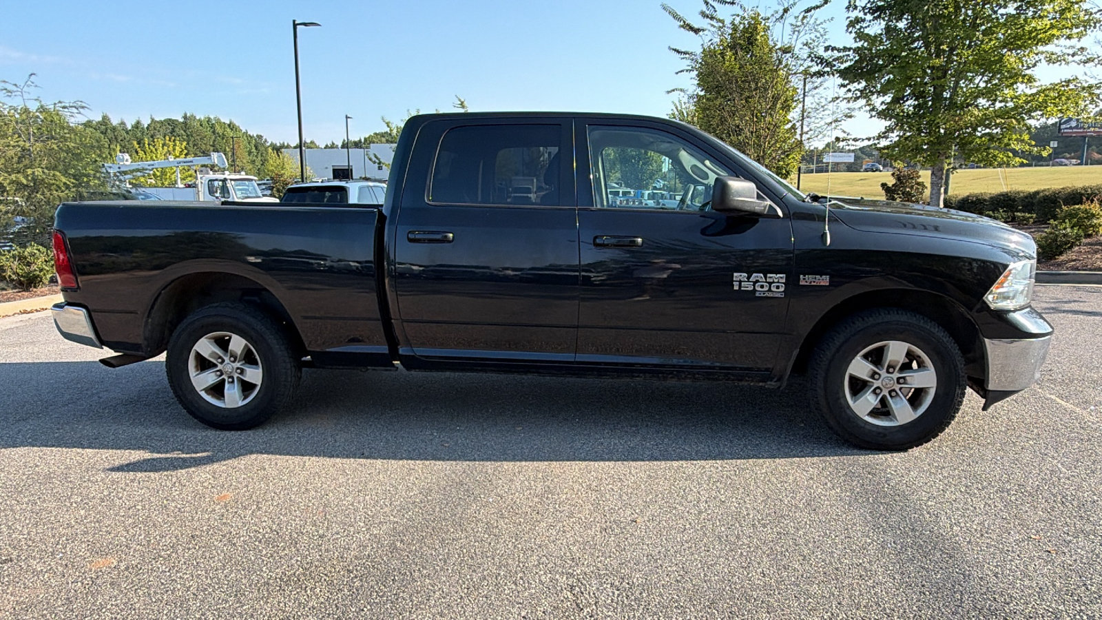 Used 2019 RAM 1500 Classic SLT RWD image 7