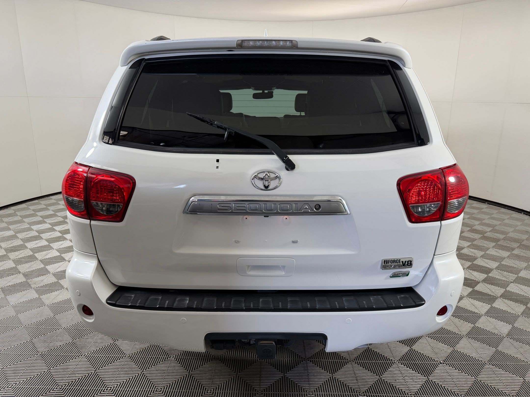 Used 2016 Toyota Sequoia Platinum AWD/4WD image 9