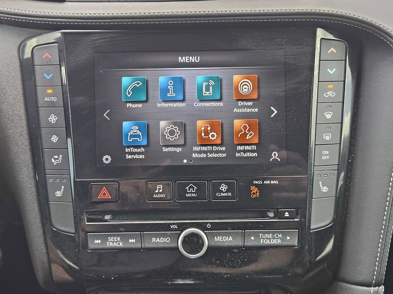 Used 2022 INFINITI QX50 Luxe w/ Appearance Package FWD image 18