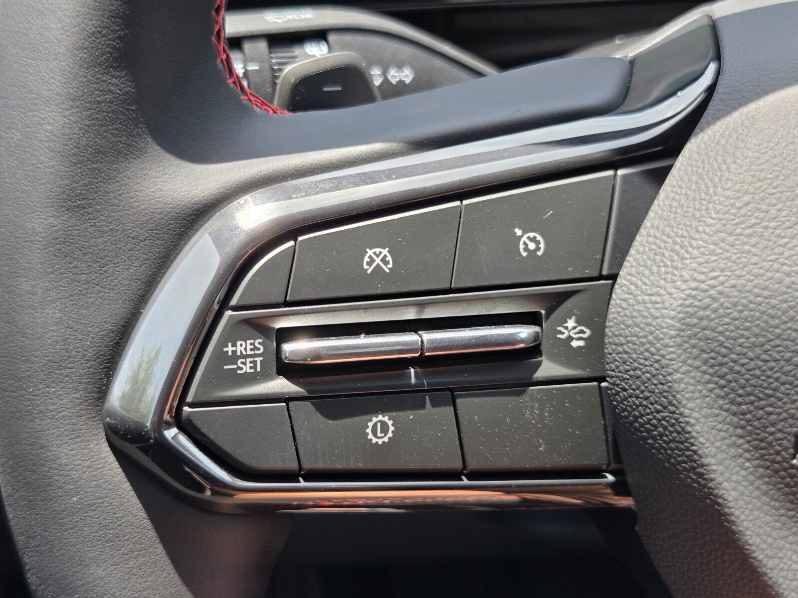 New 2026 Chevrolet Equinox RS w/ Convenience Package III FWD image 13