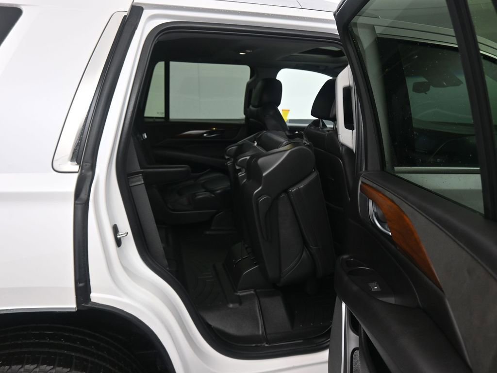 Used 2018 Cadillac Escalade Luxury image 48