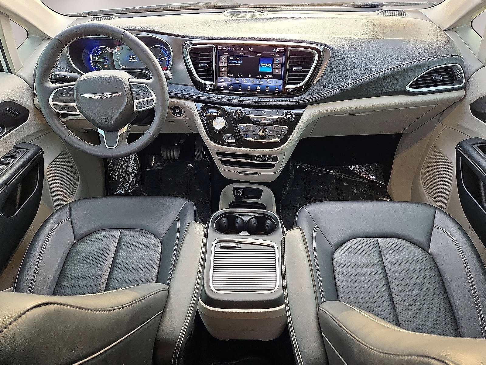 Used 2024 Chrysler Pacifica Limited FWD image 18