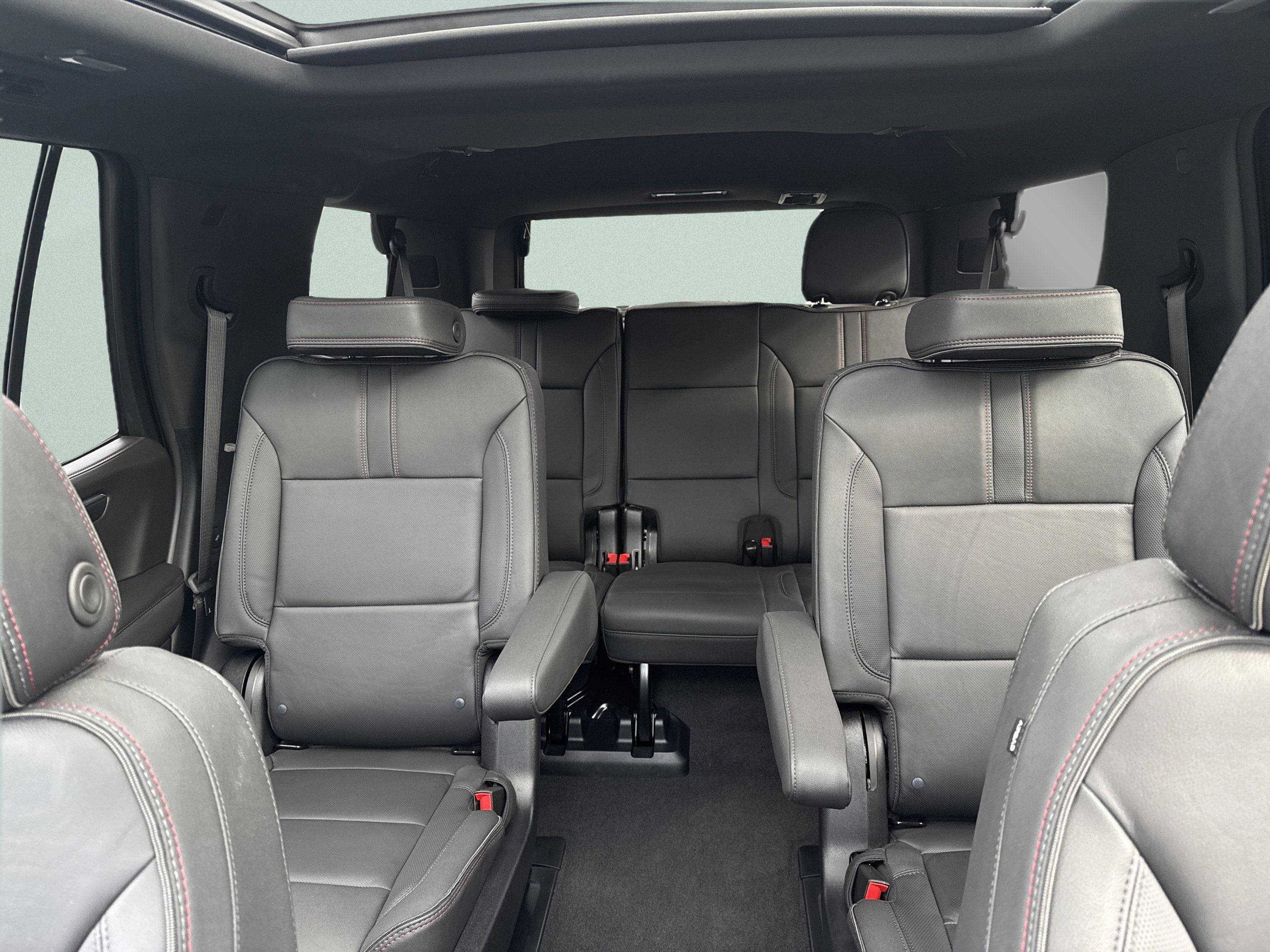Used 2025 Chevrolet Tahoe RST w/ Comfort Package AWD/4WD image 16