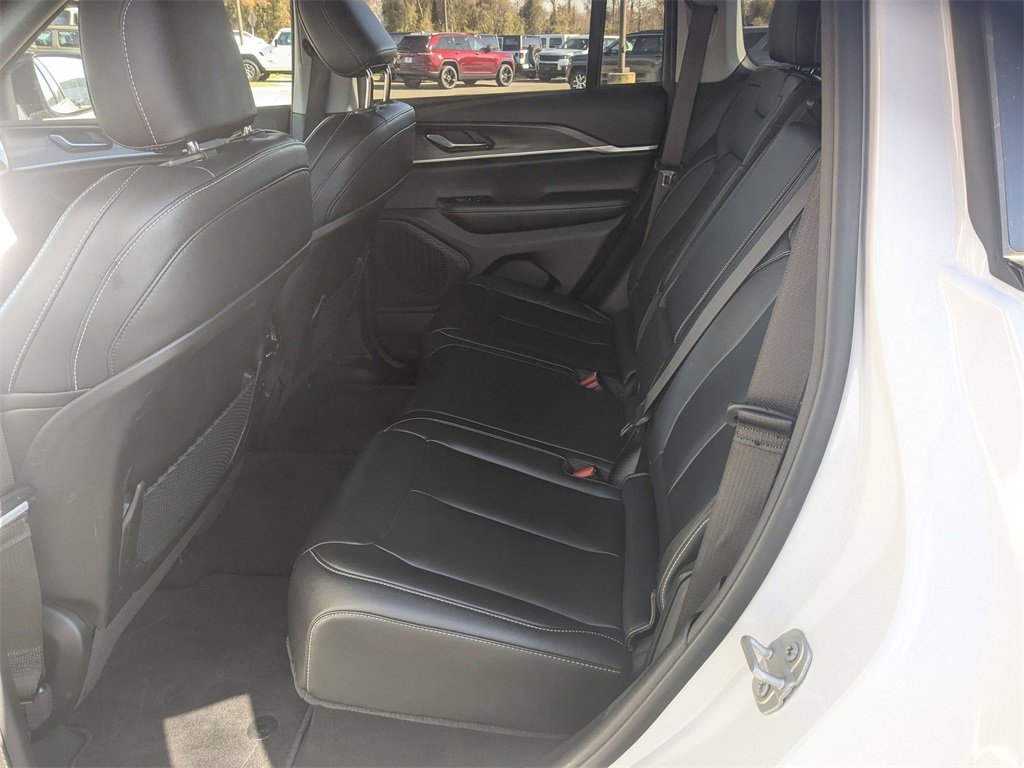 Used 2024 Jeep Grand Cherokee Limited w/ MOPAR Finishing Package image 30