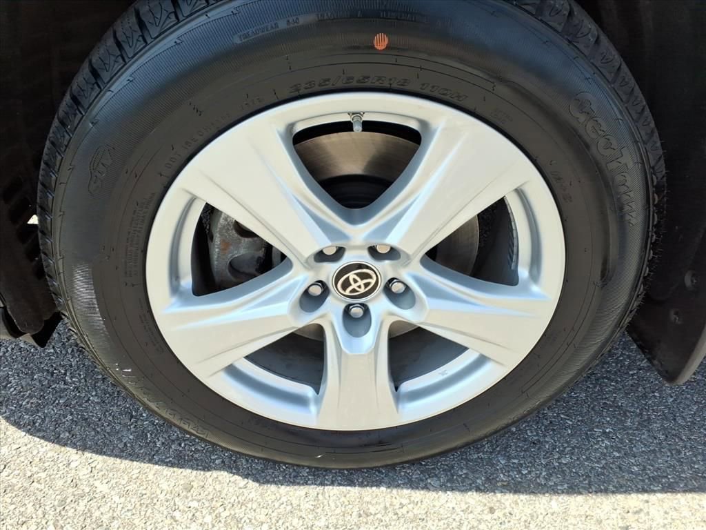 Certified 2024 Toyota Highlander LE image 11