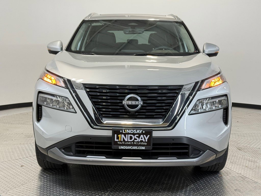 Used 2023 Nissan Rogue SL w/ SL Premium Package image 2