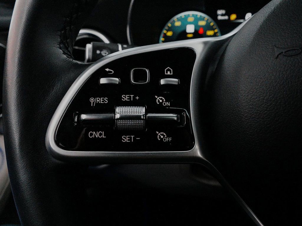 Used 2022 Mercedes-Benz GLC 300 4MATIC image 24