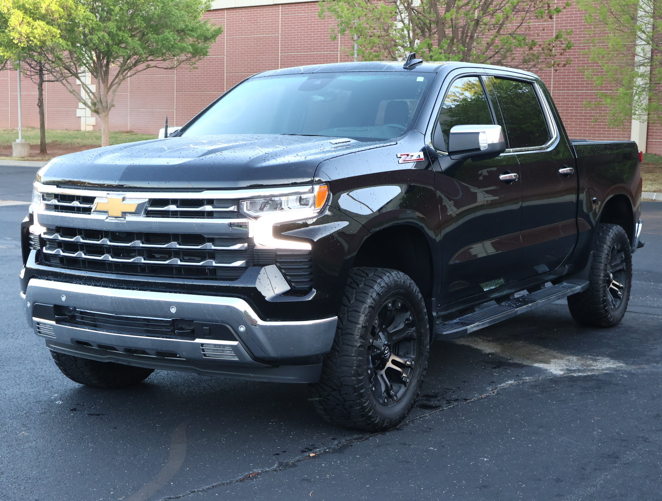 Used 2025 Chevrolet Silverado 1500 LTZ AWD/4WD image 33