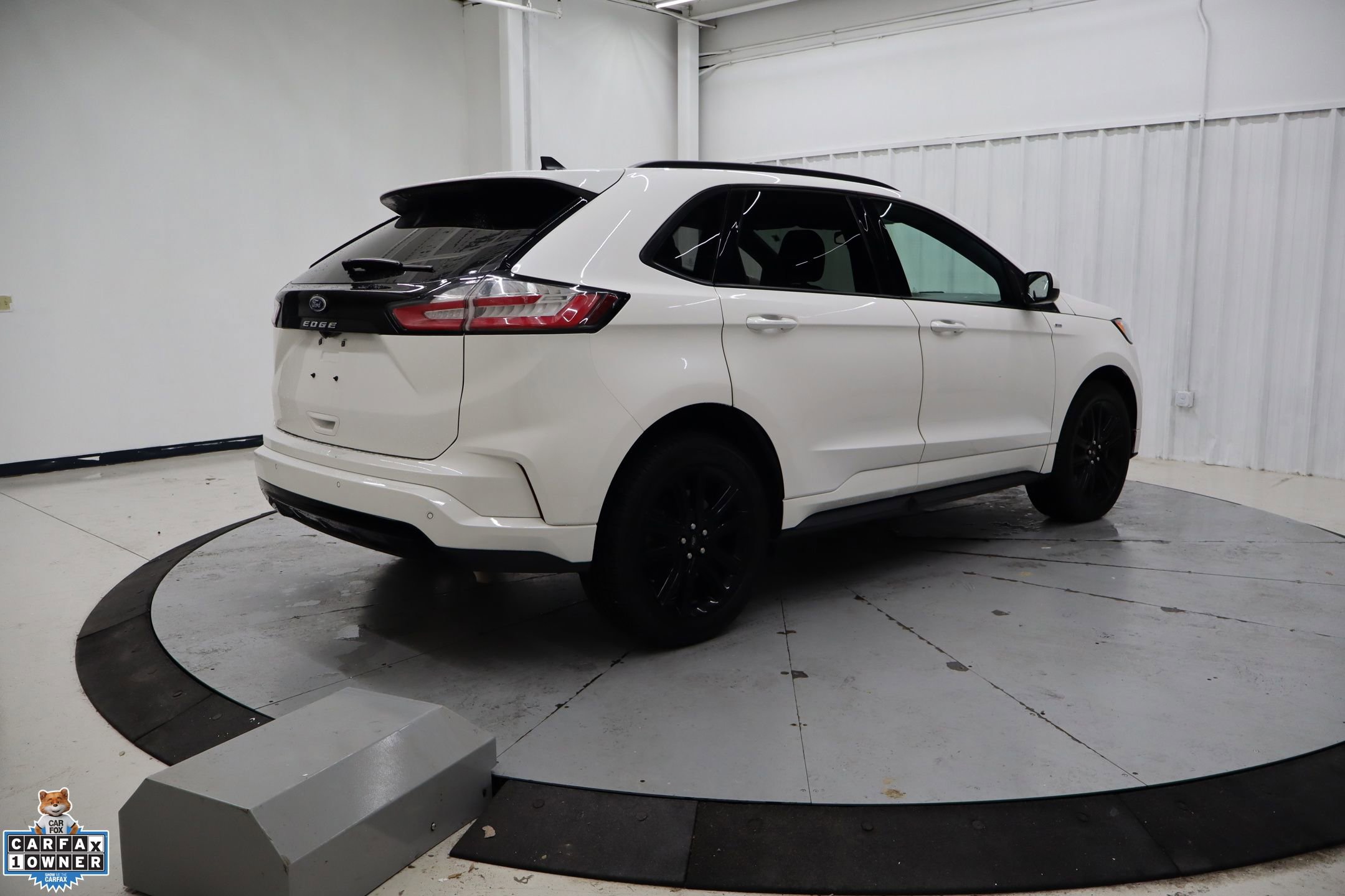 Used 2024 Ford Edge ST-Line image 4