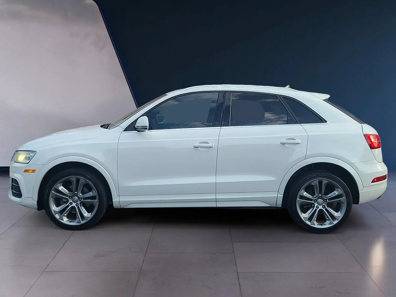 Used 2016 Audi Q3 2.0T Premium Plus w/ Technology Package AWD/4WD image 2