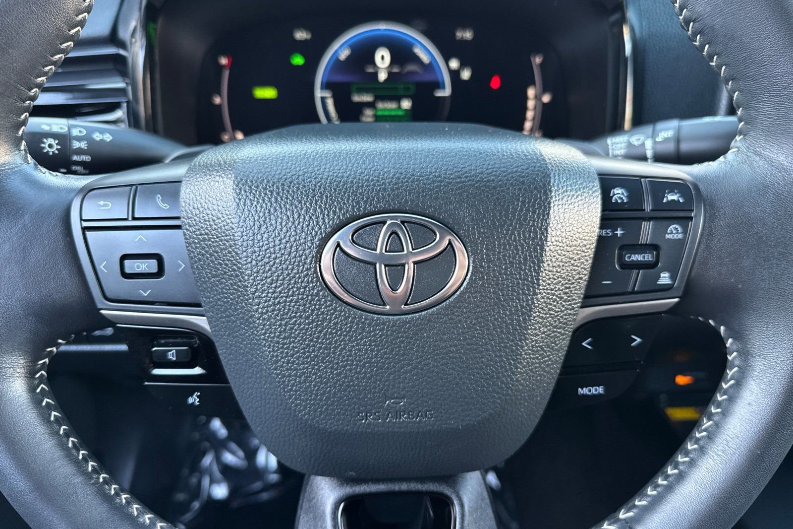 Certified 2025 Toyota Camry SE FWD image 23