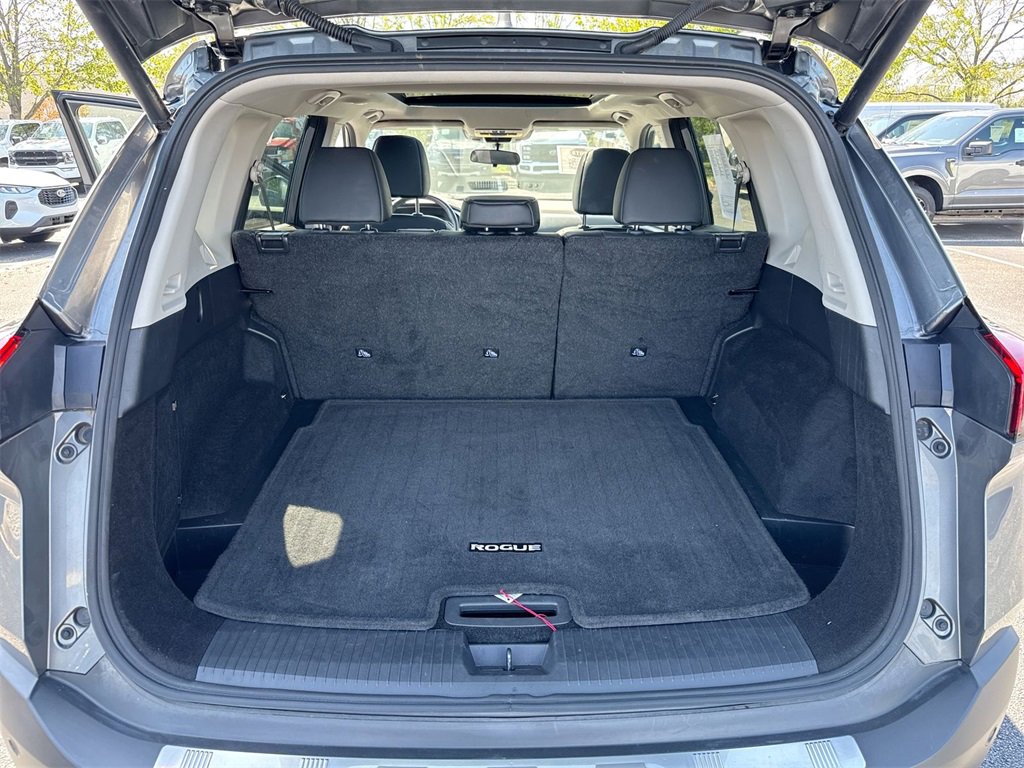 Used 2023 Nissan Rogue SV w/ SV Premium Package image 24