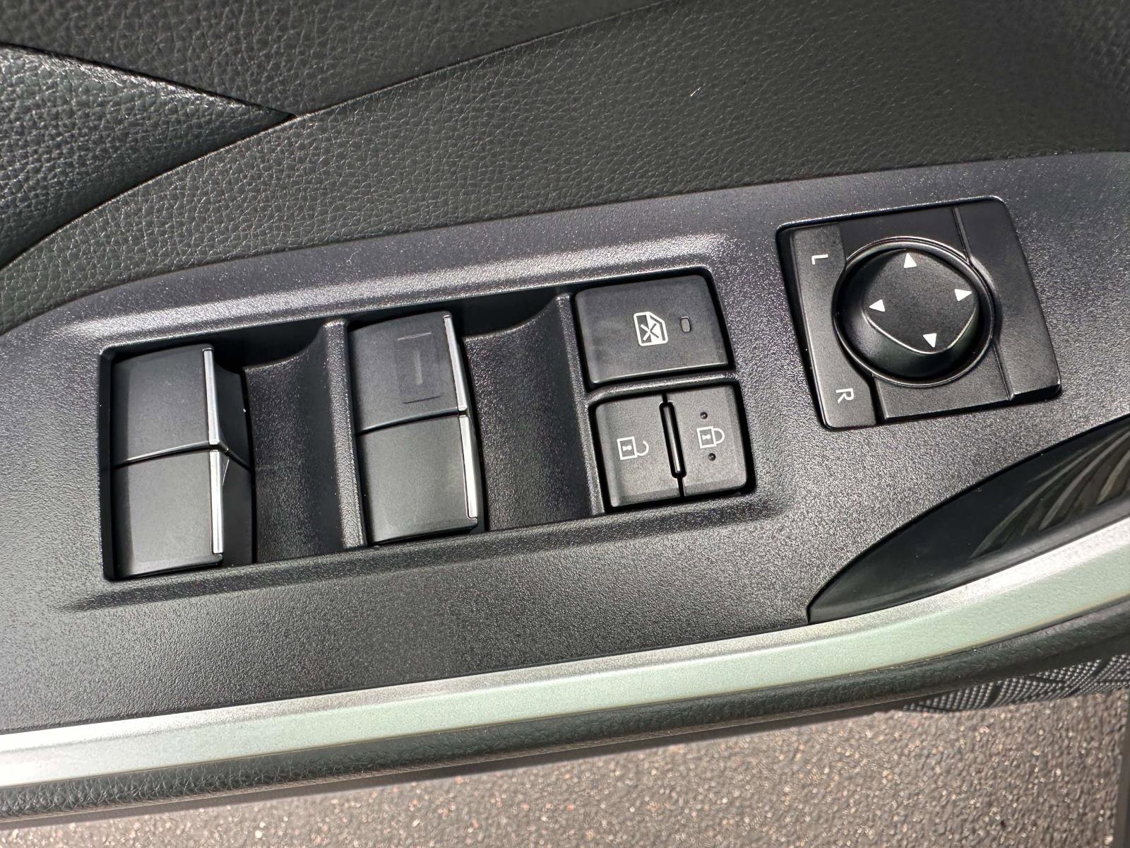 Used 2021 Toyota RAV4 XLE Premium AWD/4WD image 10