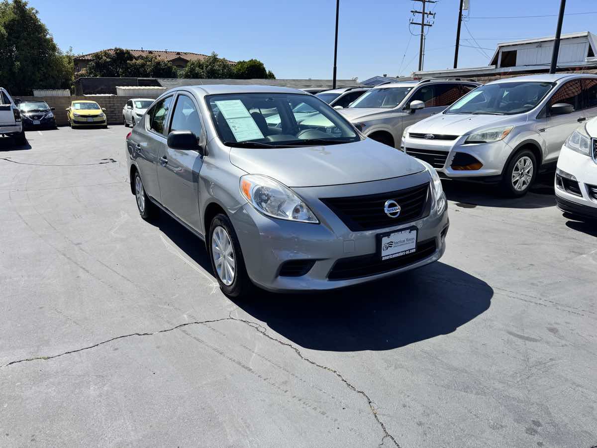 Used 2014 Nissan Versa S Plus FWD image 9